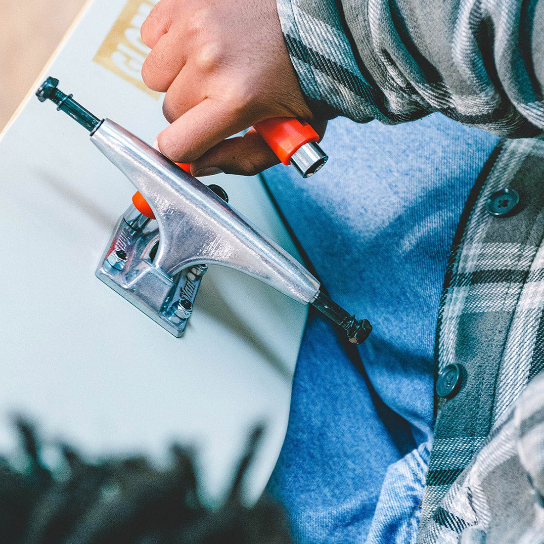 Globe &#39;Everything-But-The-Deck&#39; Kit Skateboard Trucks